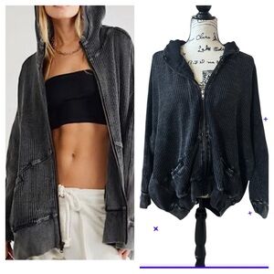 CHELSEA DE BOER DISTRESSED WAFFLE TEXTURE HOODIE BLACK OS